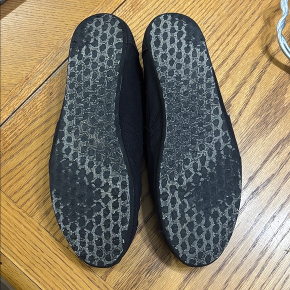TOMS-Black Canvas Slip-On Shoes - Picture 4 of 6